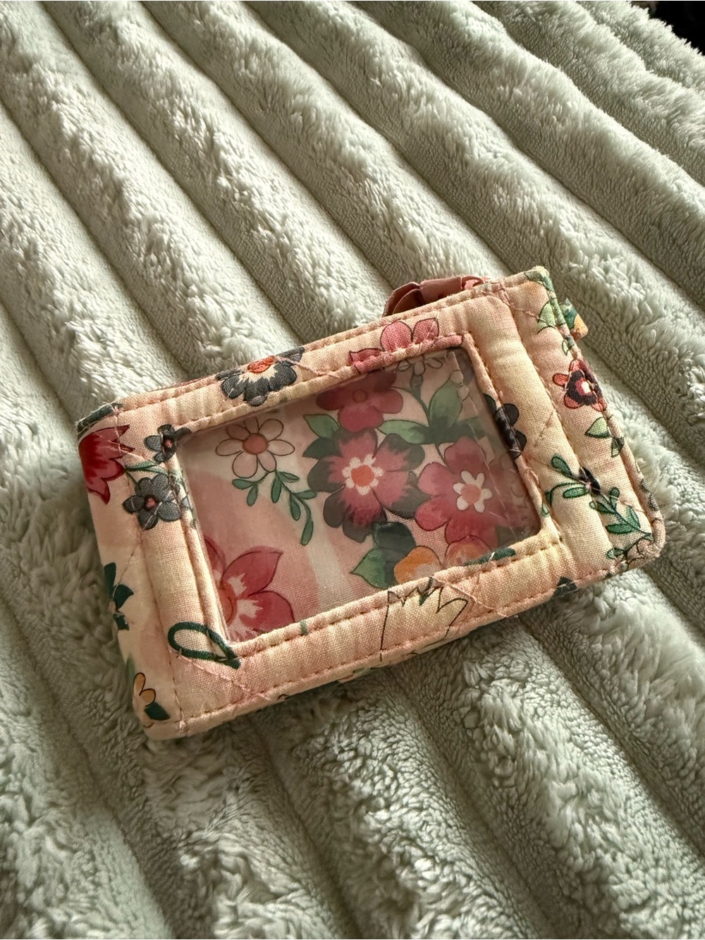 Vera Bradley *RETIRED* Prairie Paisley ID Wallet with Clear Window